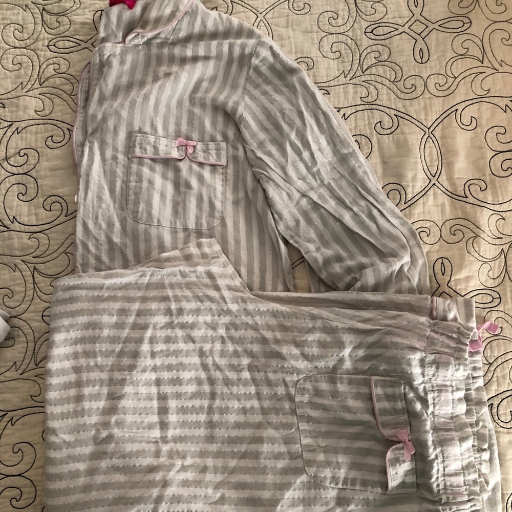 SOLD SOLD SOLD Victoria’s Secret Pajama Set
